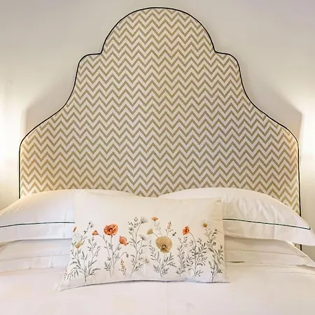 Riboty 10 - Suites 3 * Rome